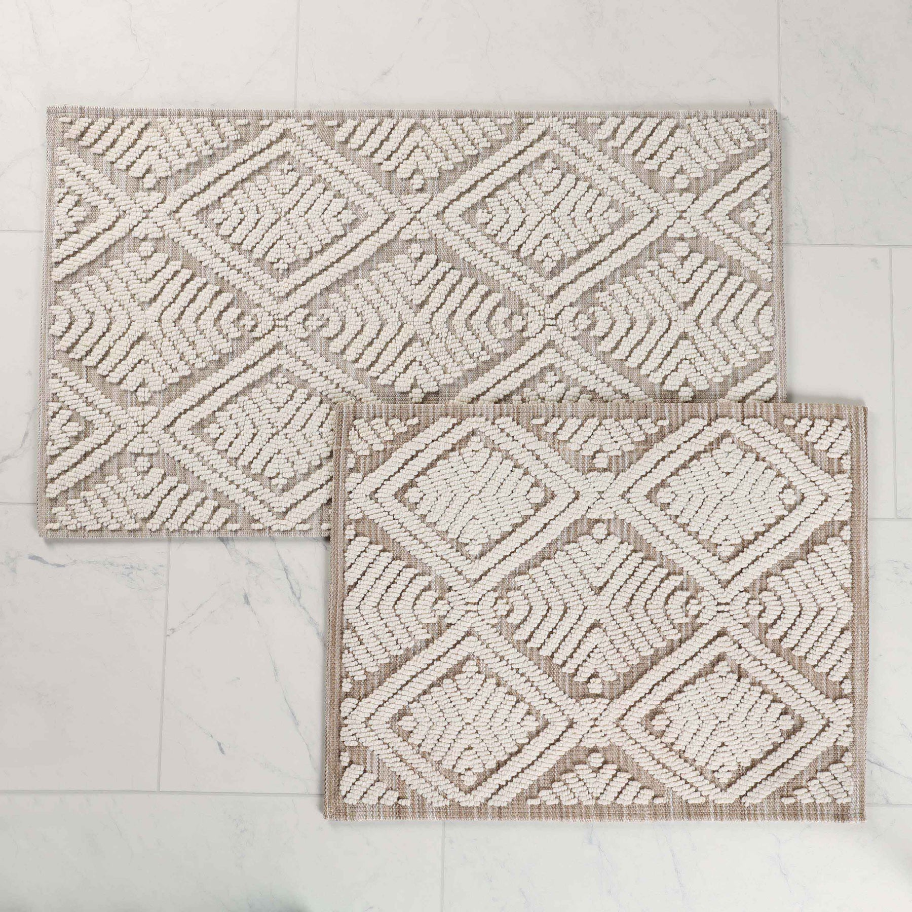 Ceton Diamond Trellis Textured Machine Washable Bath Rugs, Set of 2