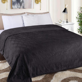 Alaska Diamond Fleece Plush Ultra-Soft Fluffy Blanket - Black