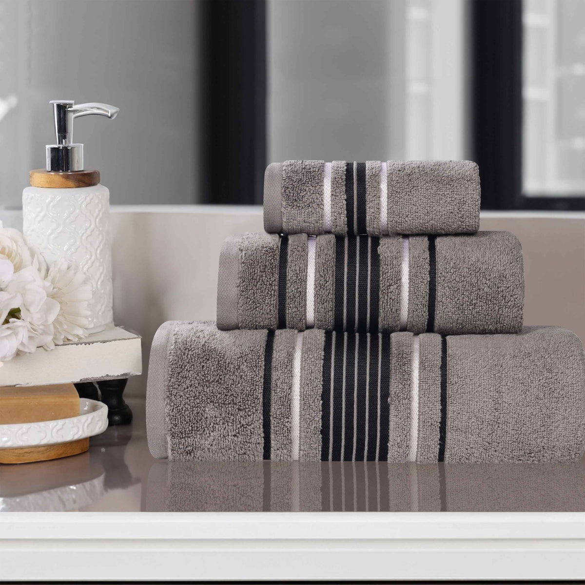 Sadie Zero Twist Cotton Solid Absorbent 3 Piece Towel Set