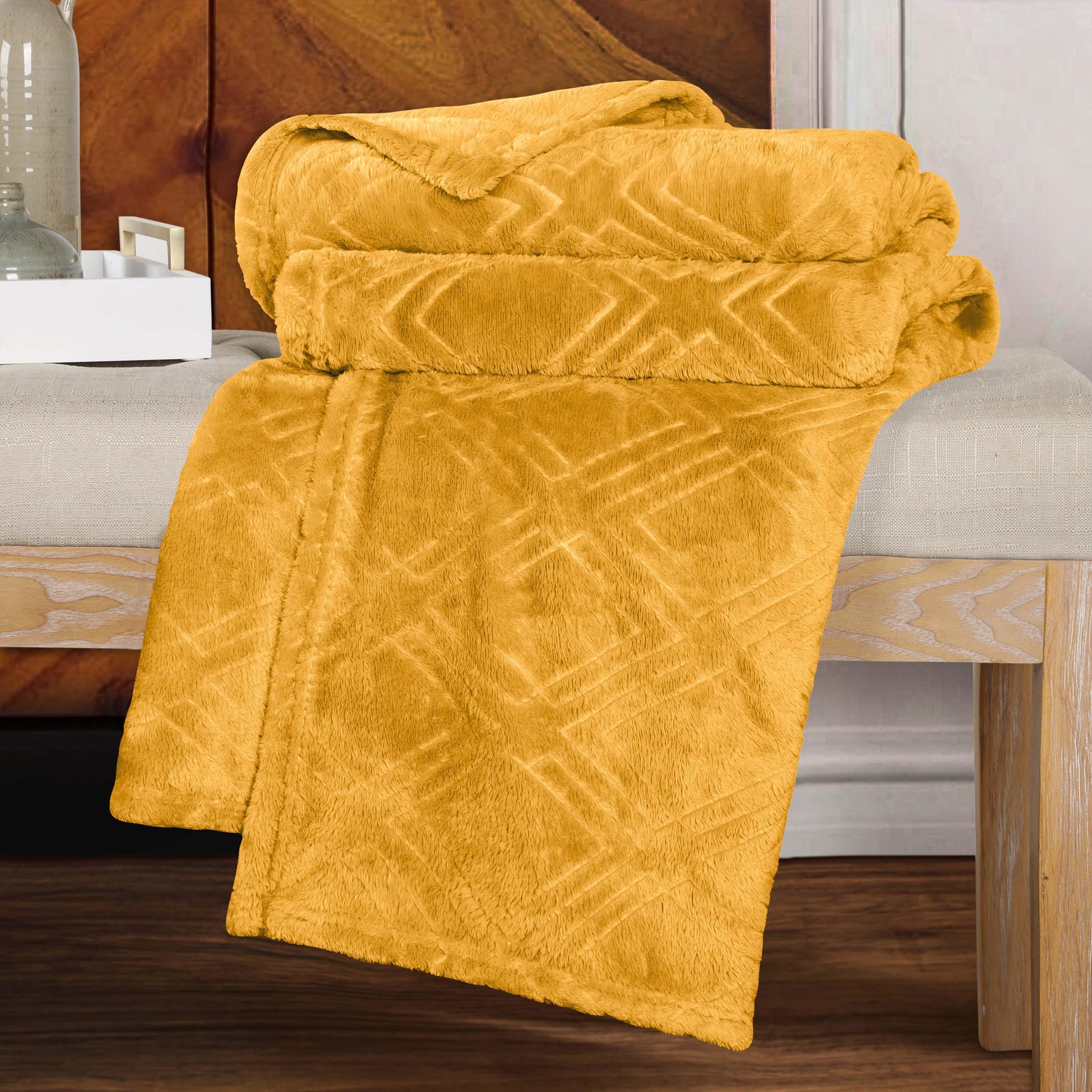 Alaska Diamond Fleece Plush Ultra-Soft Fluffy Blanket - Gold