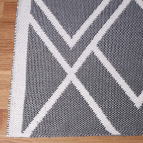 Modern Diamond Lattice Indoor/ Outdoor Area Rug - Rugs by Superior - Superior 