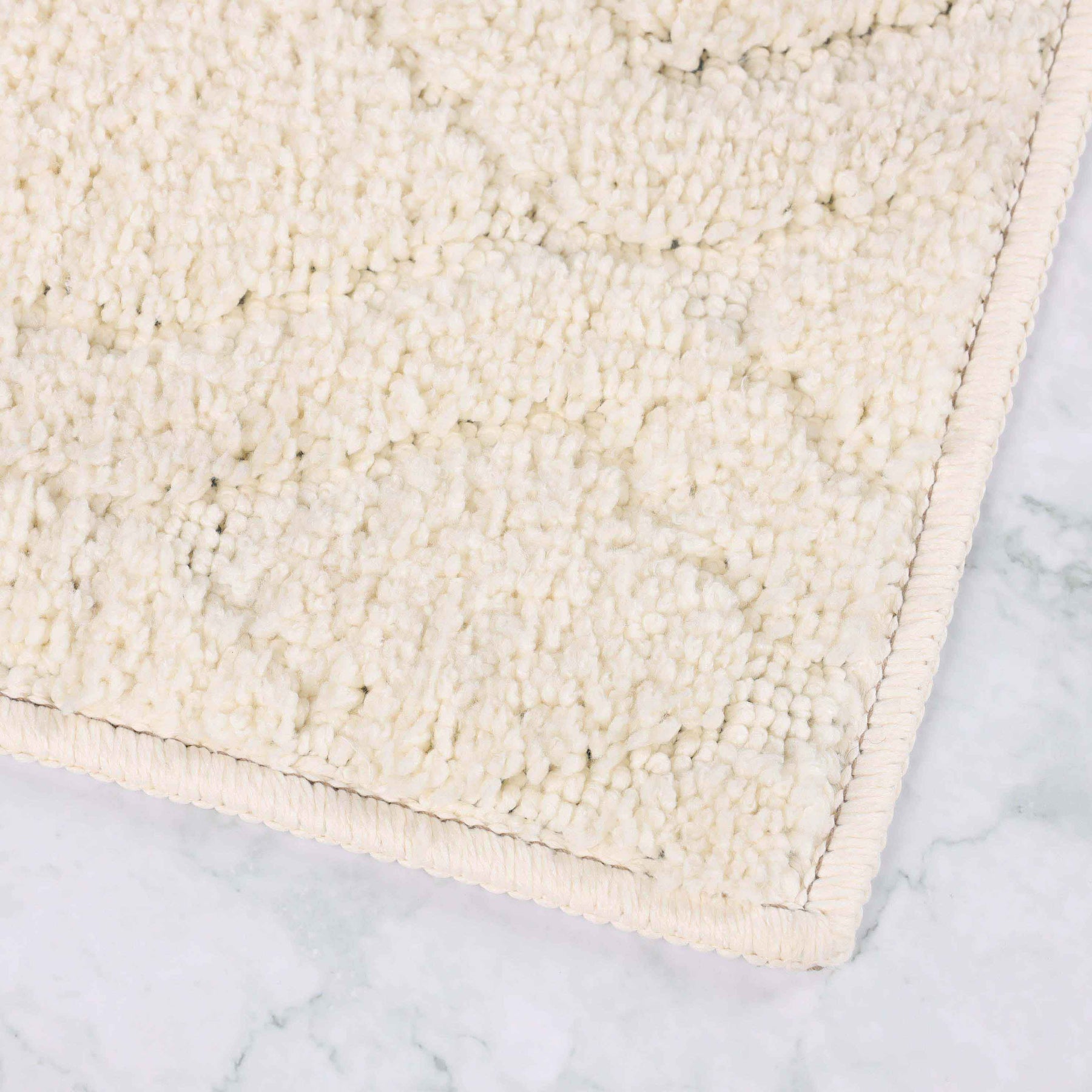 Brou Diamond Lattice Textured Machine Washable Bath Rugs, Set of 2