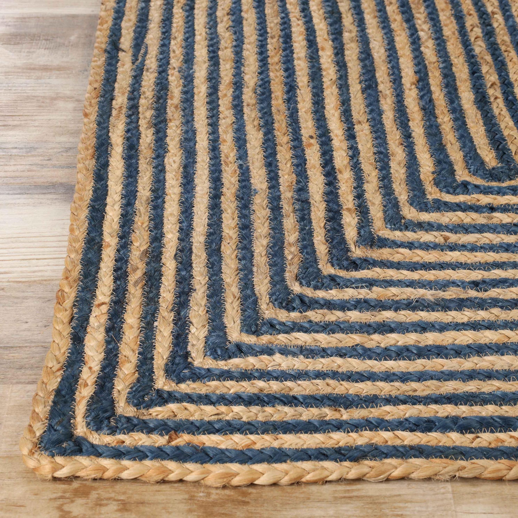 Braided Jute Reversible Round Indoor Outdoor Area Rug - NavyBlue