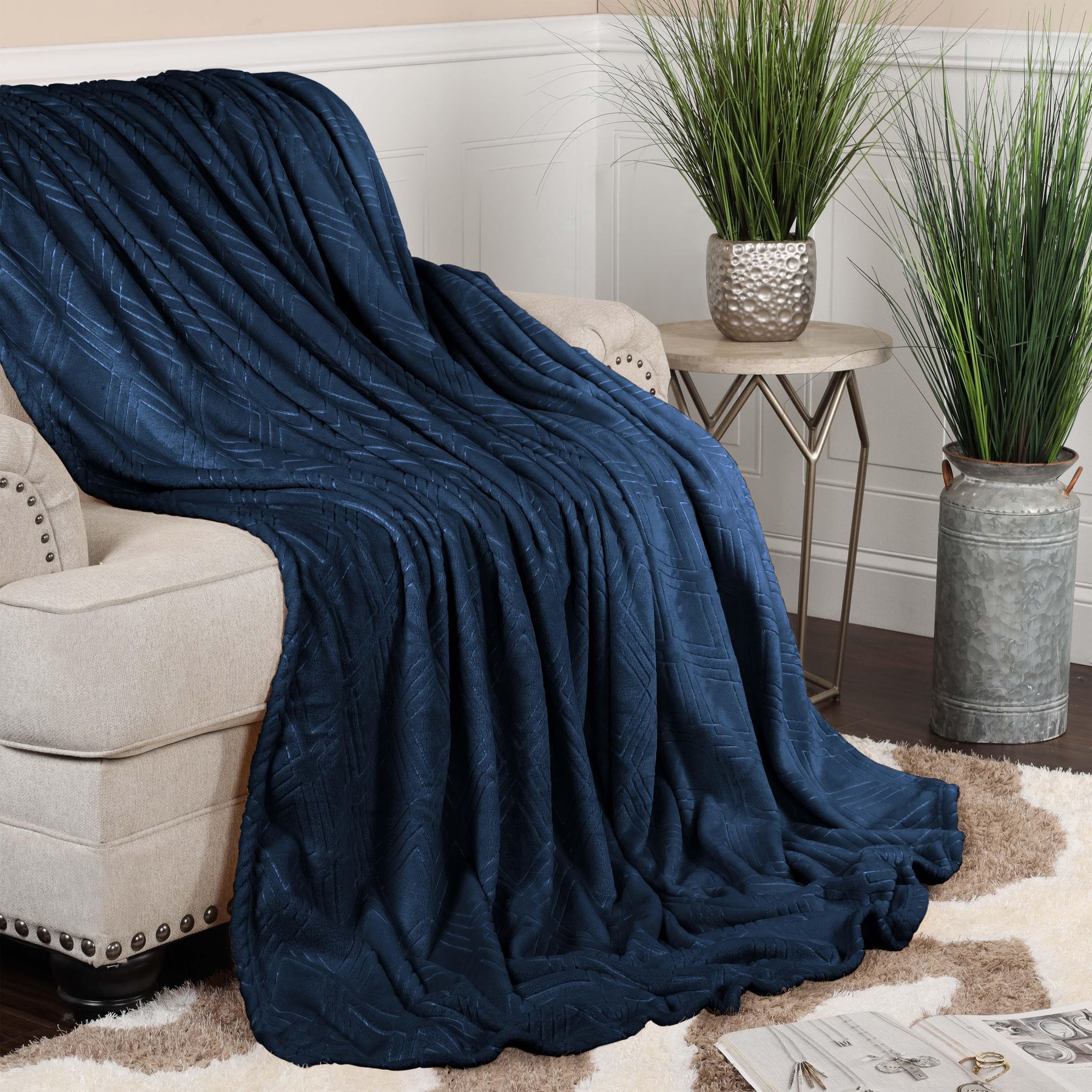 Alaska Diamond Fleece Plush Ultra-Soft Fluffy Blanket - NavyBlue