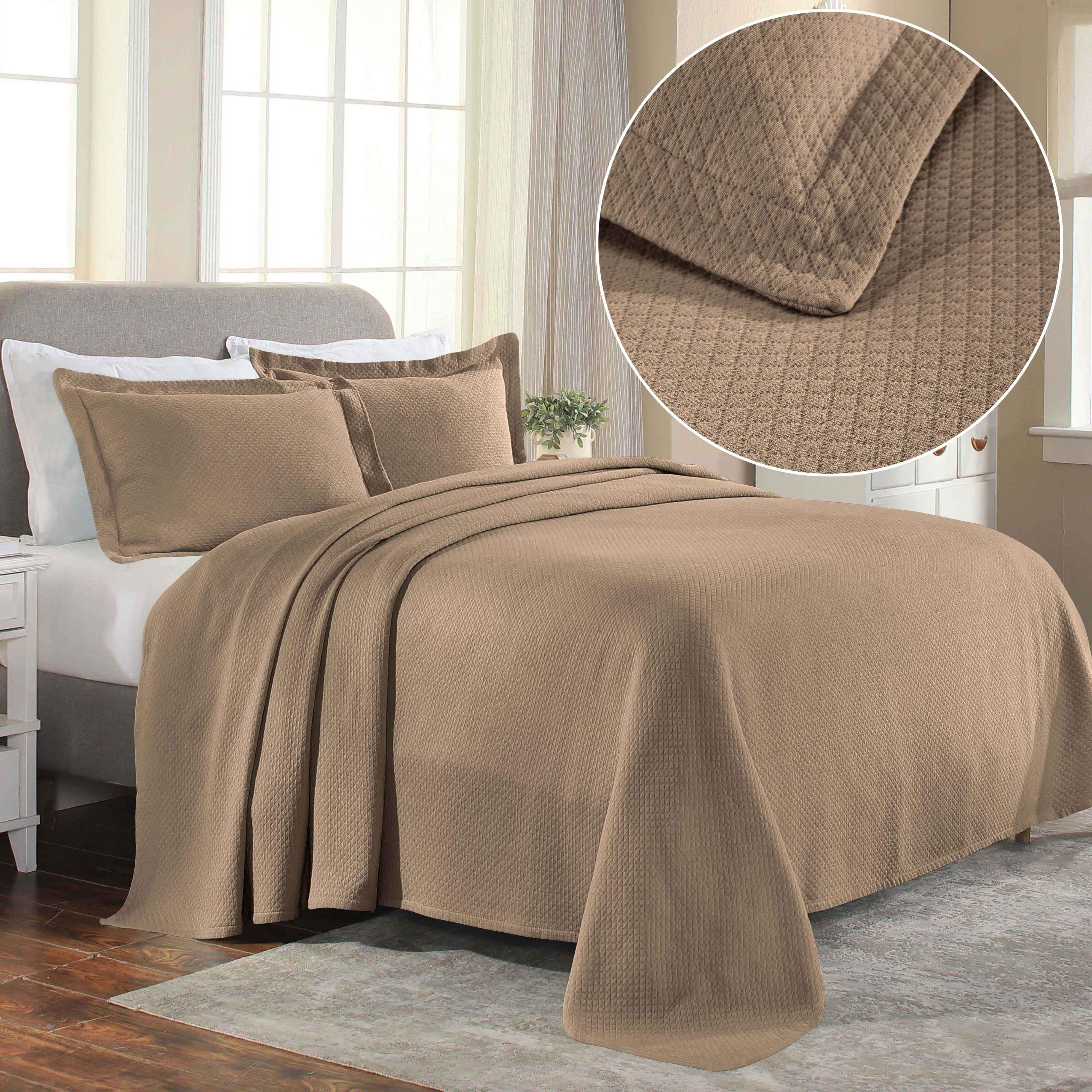 Solitaire Jacquard Matelassé Cotton Diamond Solitaire Bedspread Set - Bedspread by Superior