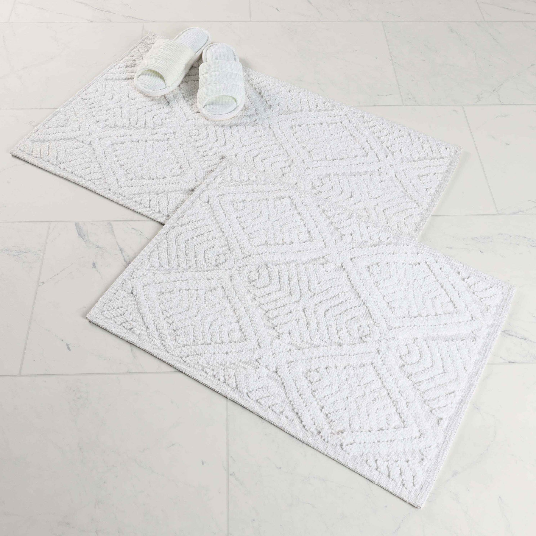 Ceton Diamond Trellis Textured Machine Washable Bath Rugs, Set of 2