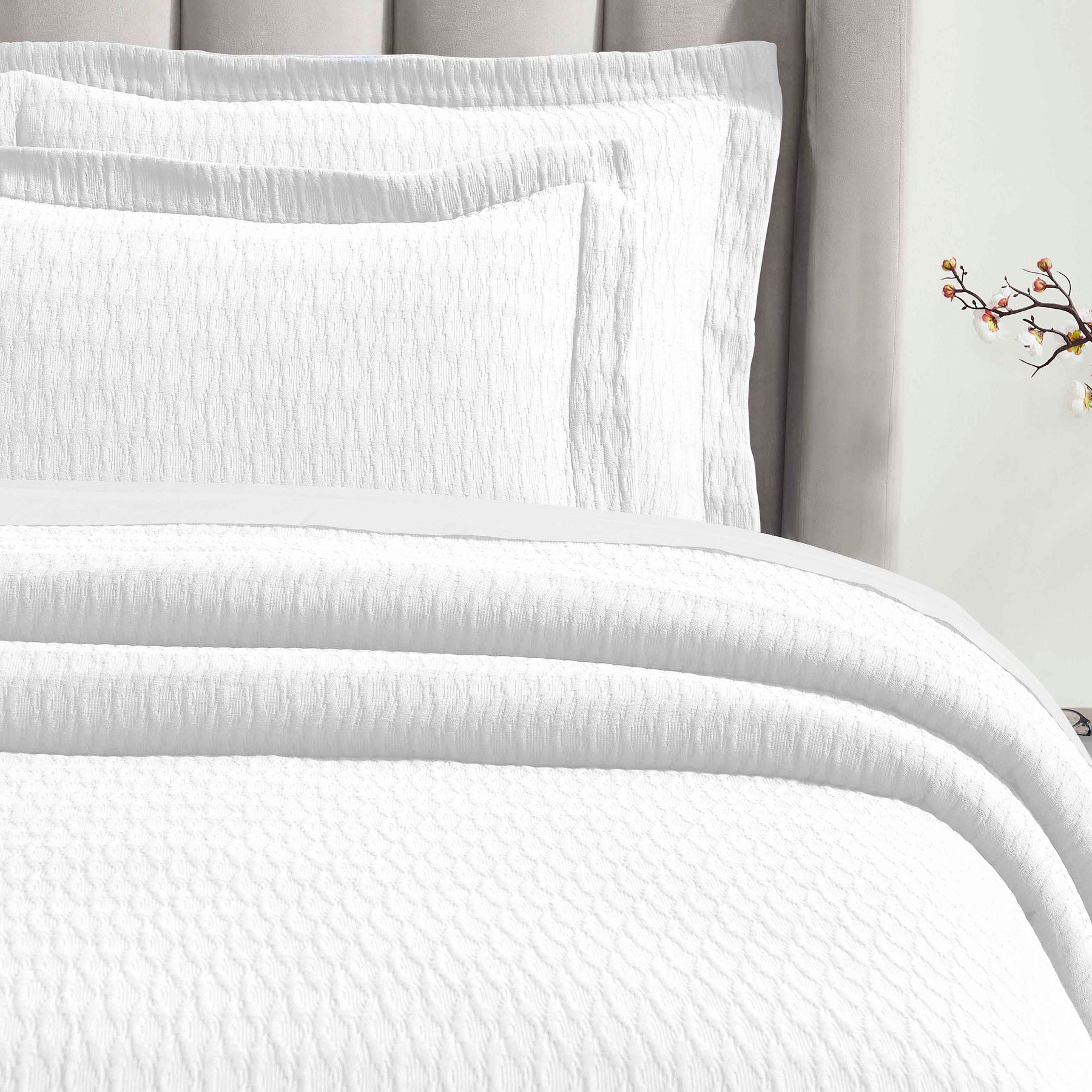 Calvert Cotton Matelasse Weave Diamond Lattice Bedspread Set