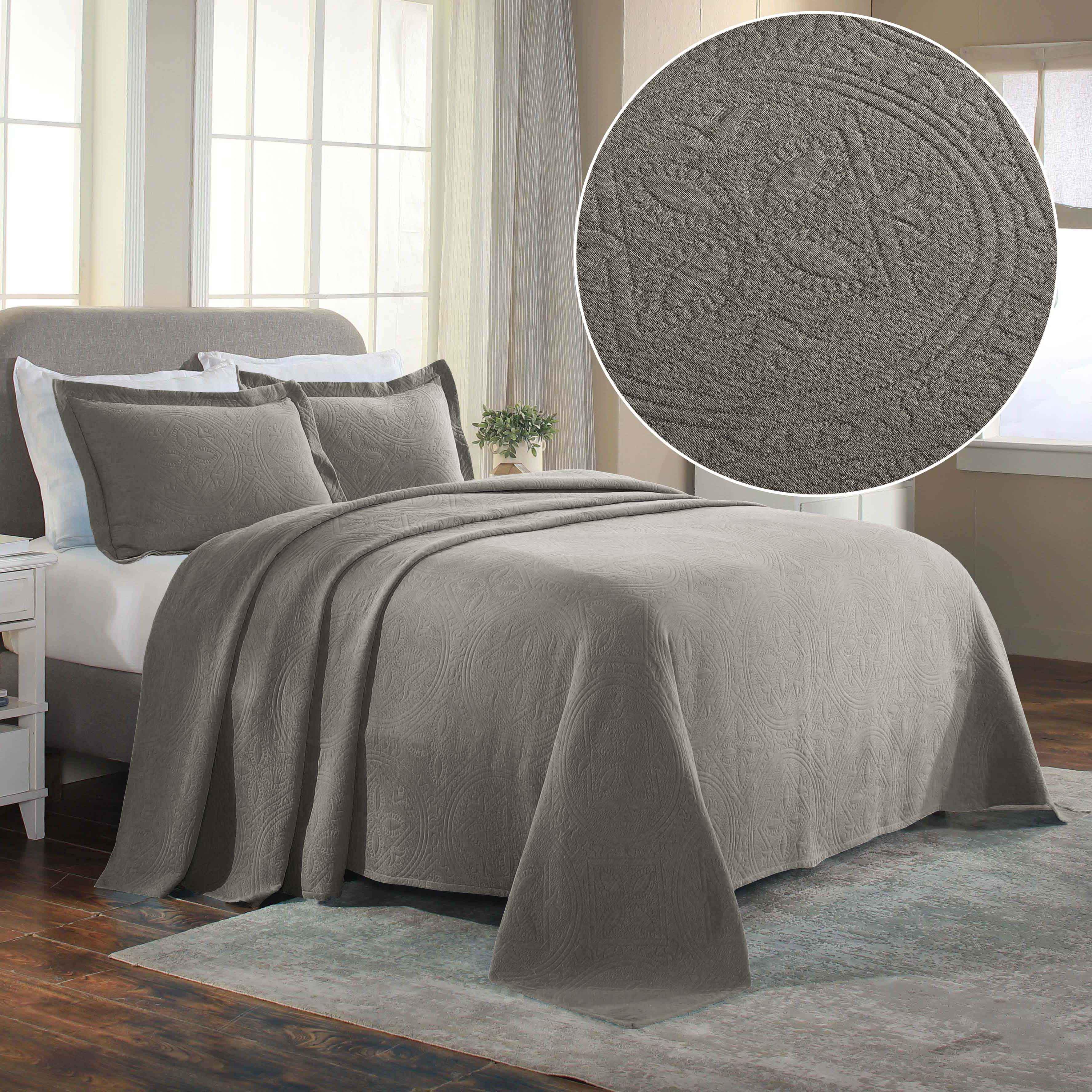 Celtic Circle Cotton Jacquard Matelasse Bedspread Set - Bedspread by Superior