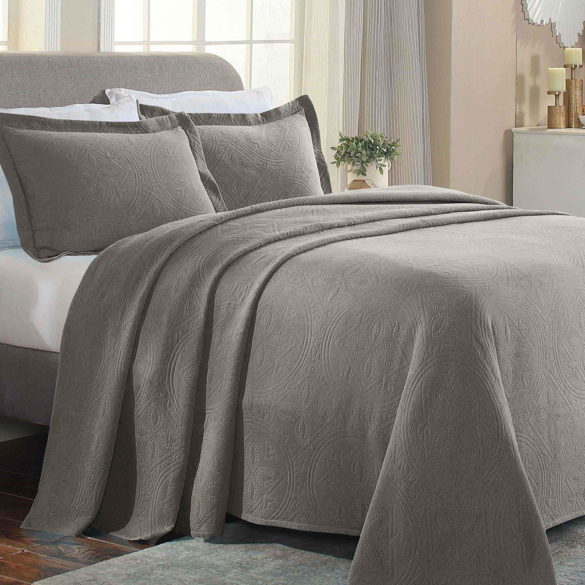 Celtic Circle Cotton Jacquard Matelasse Bedspread Set - Bedspread by Superior