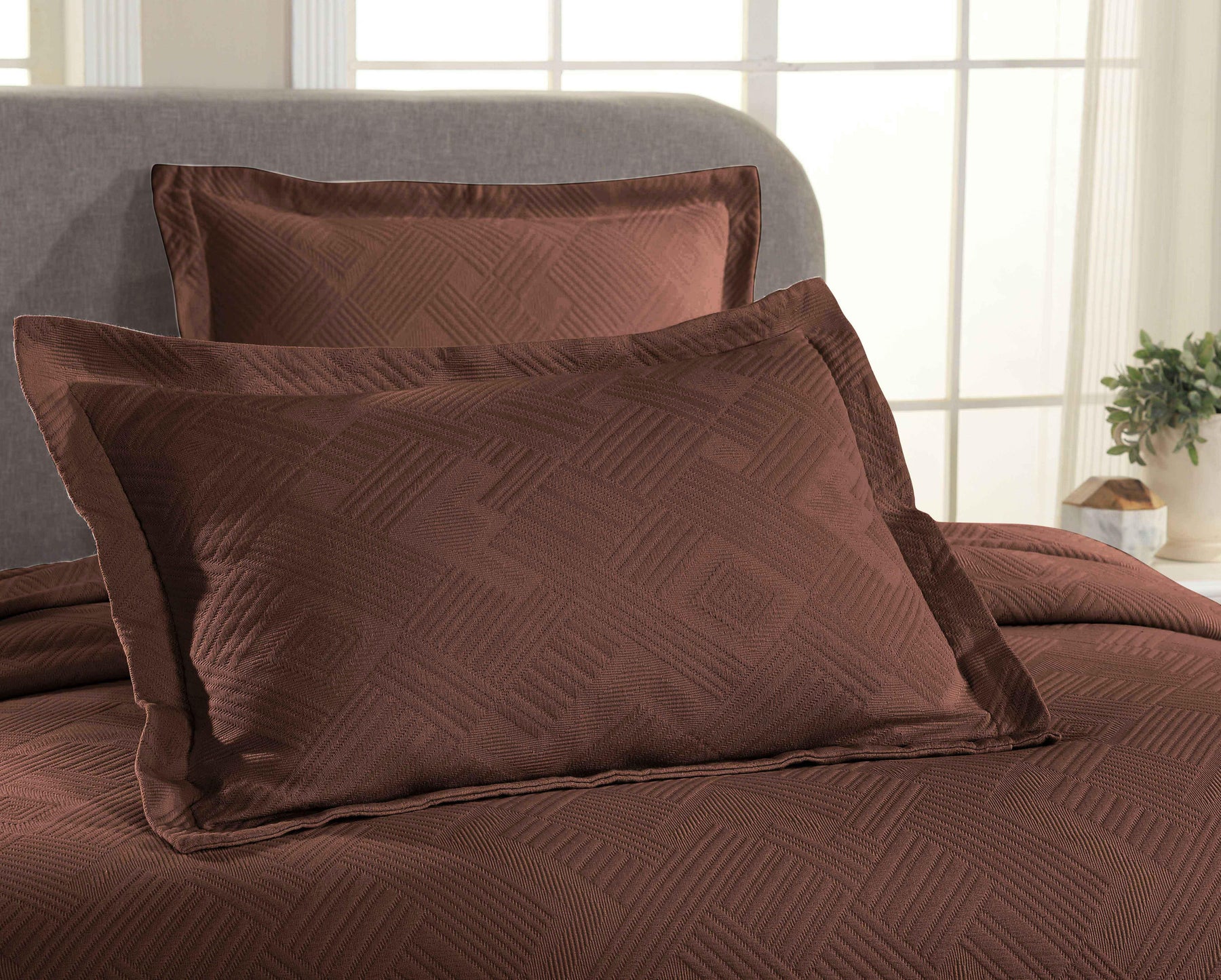 Cotton Jacquard Matelassé Scalloped Geometric Fret Bedspread Set - Bedspread by Superior