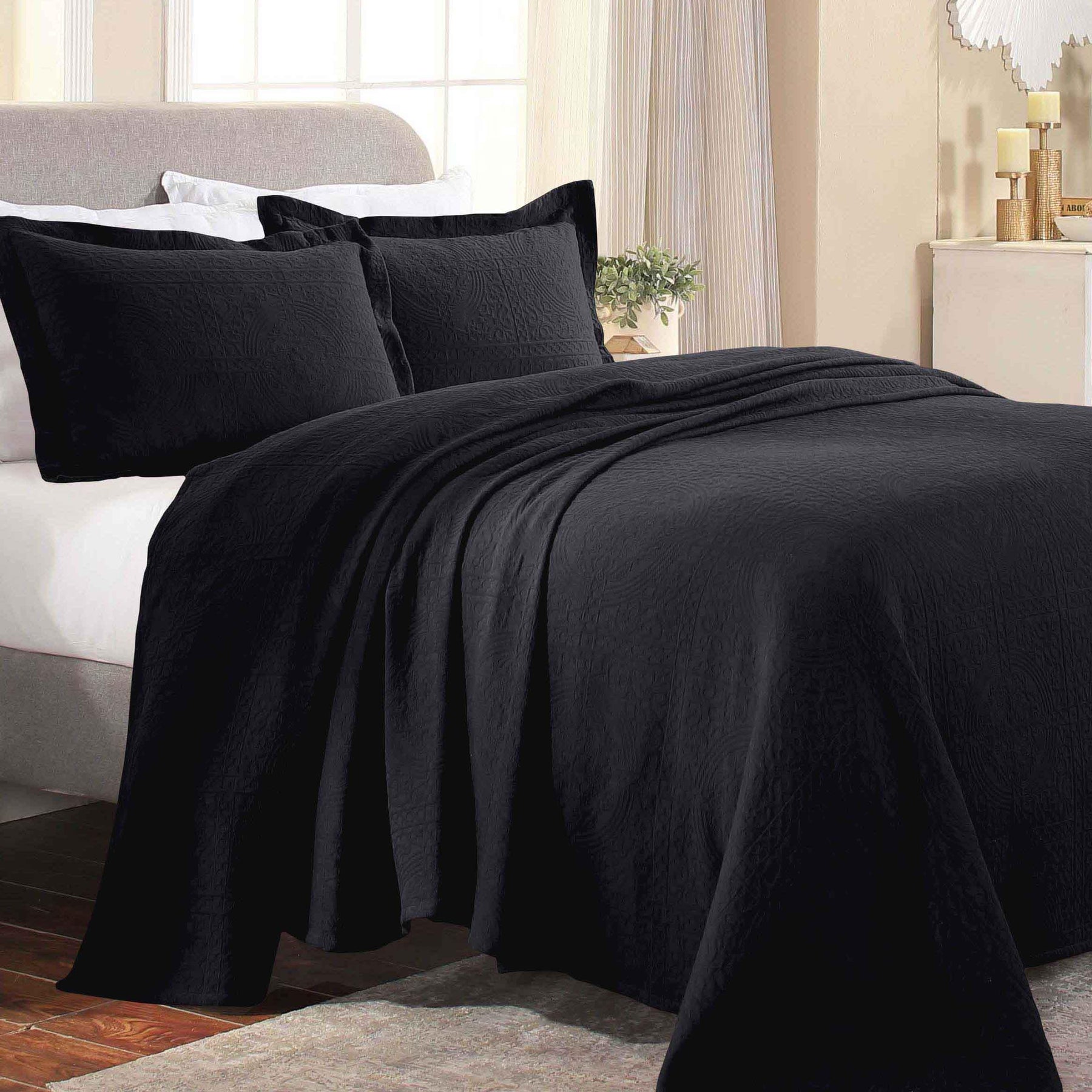 Fleur De Lis Jacquard Matelassé Cotton Medallion Bedspread Set - Bedspread by Superior