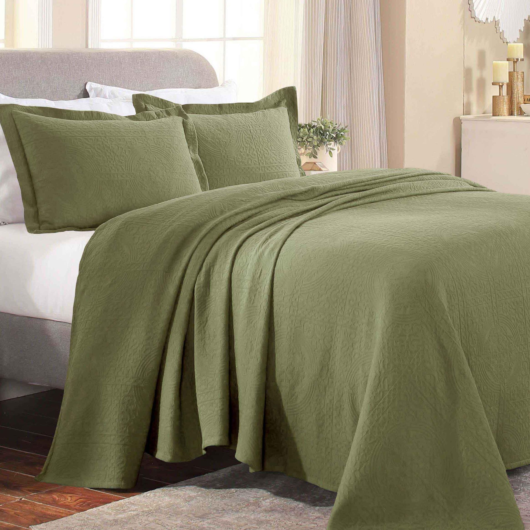 Fleur De Lis Jacquard Matelassé Cotton Medallion Bedspread Set - Bedspread by Superior