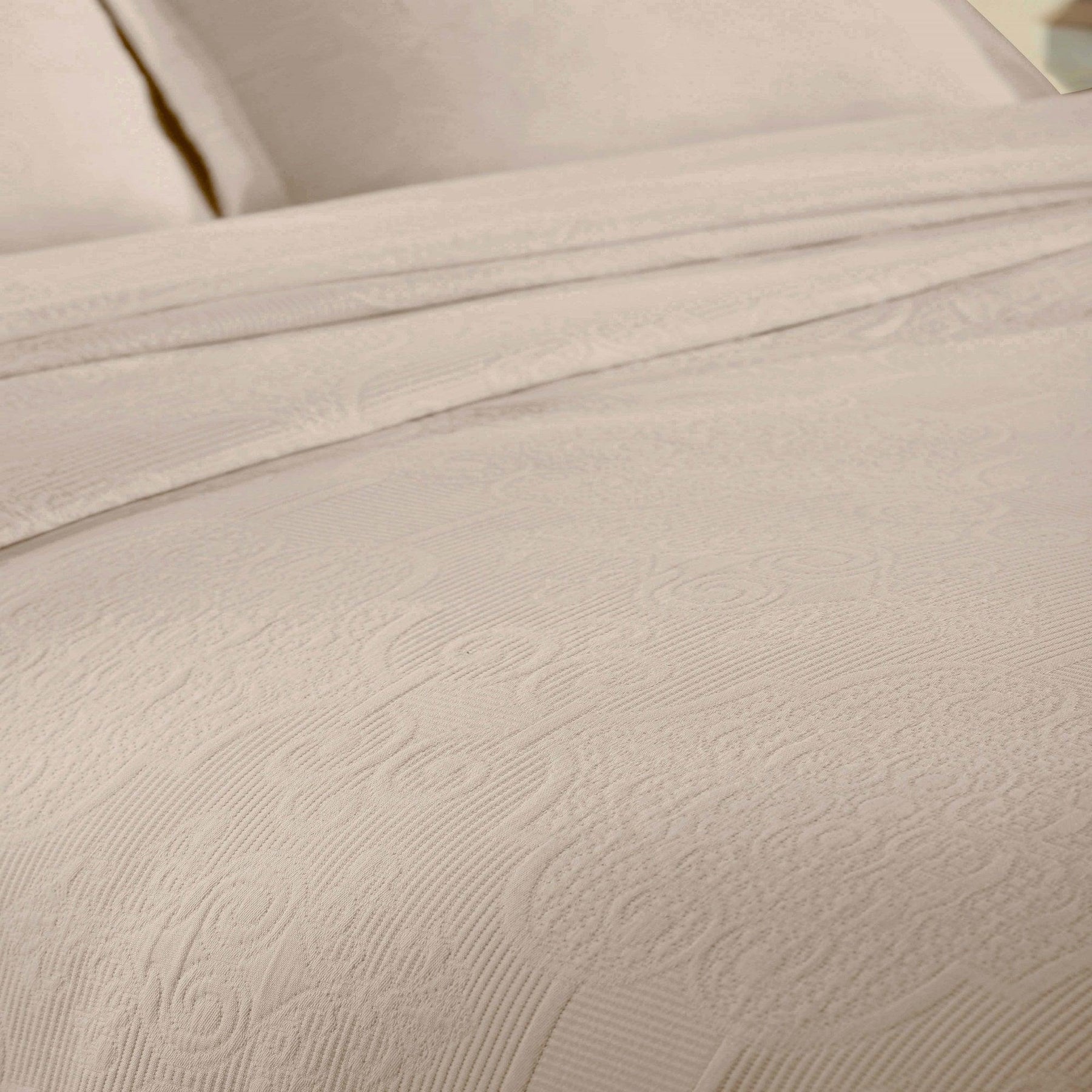 Florin Cotton Matelasse Weave Jacquard Scroll Medallion Bedspread Set - Bedspread by Superior