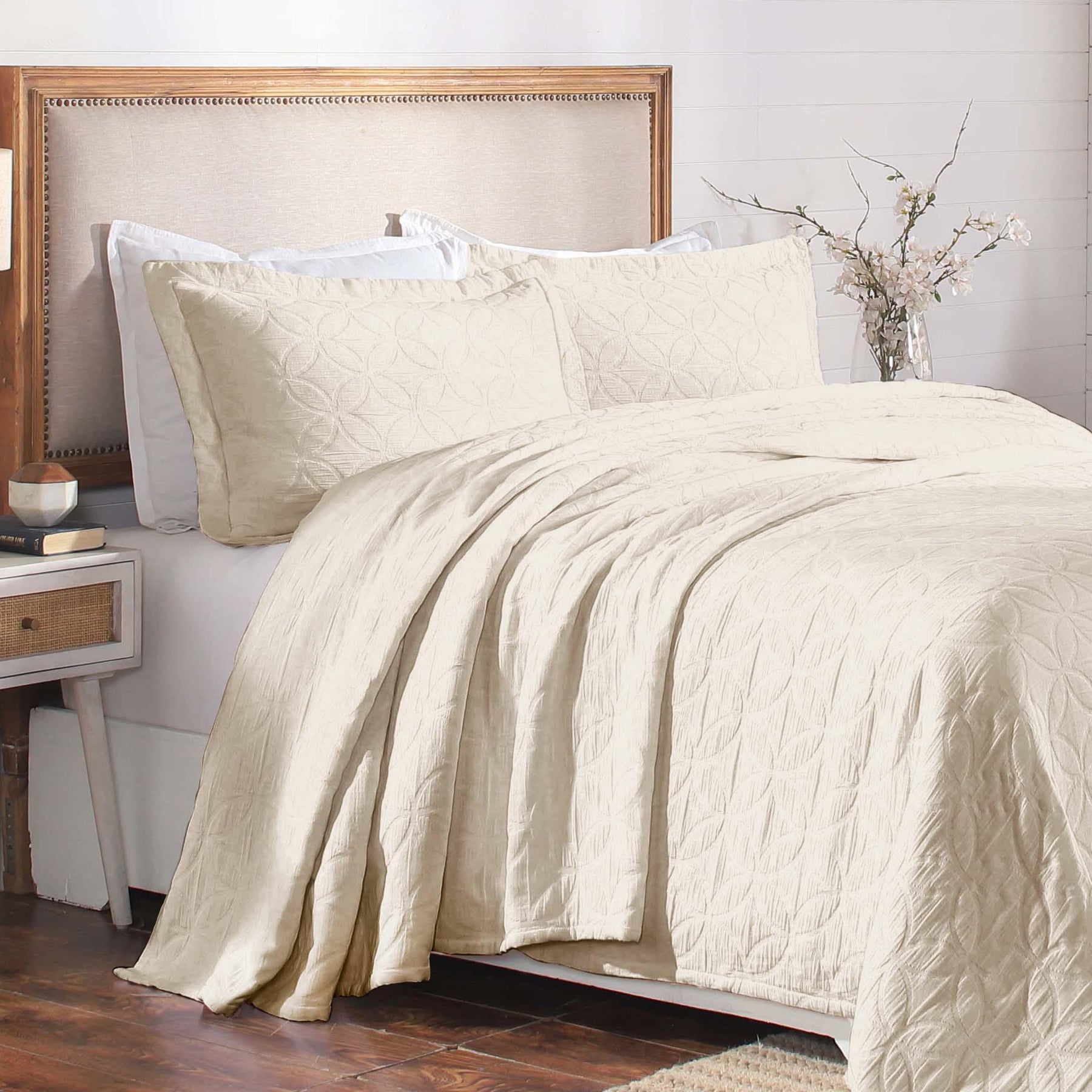 Serenity Cotton Matelasse Celtic Circle Airy Bedspread Set - Bedspread by Superior