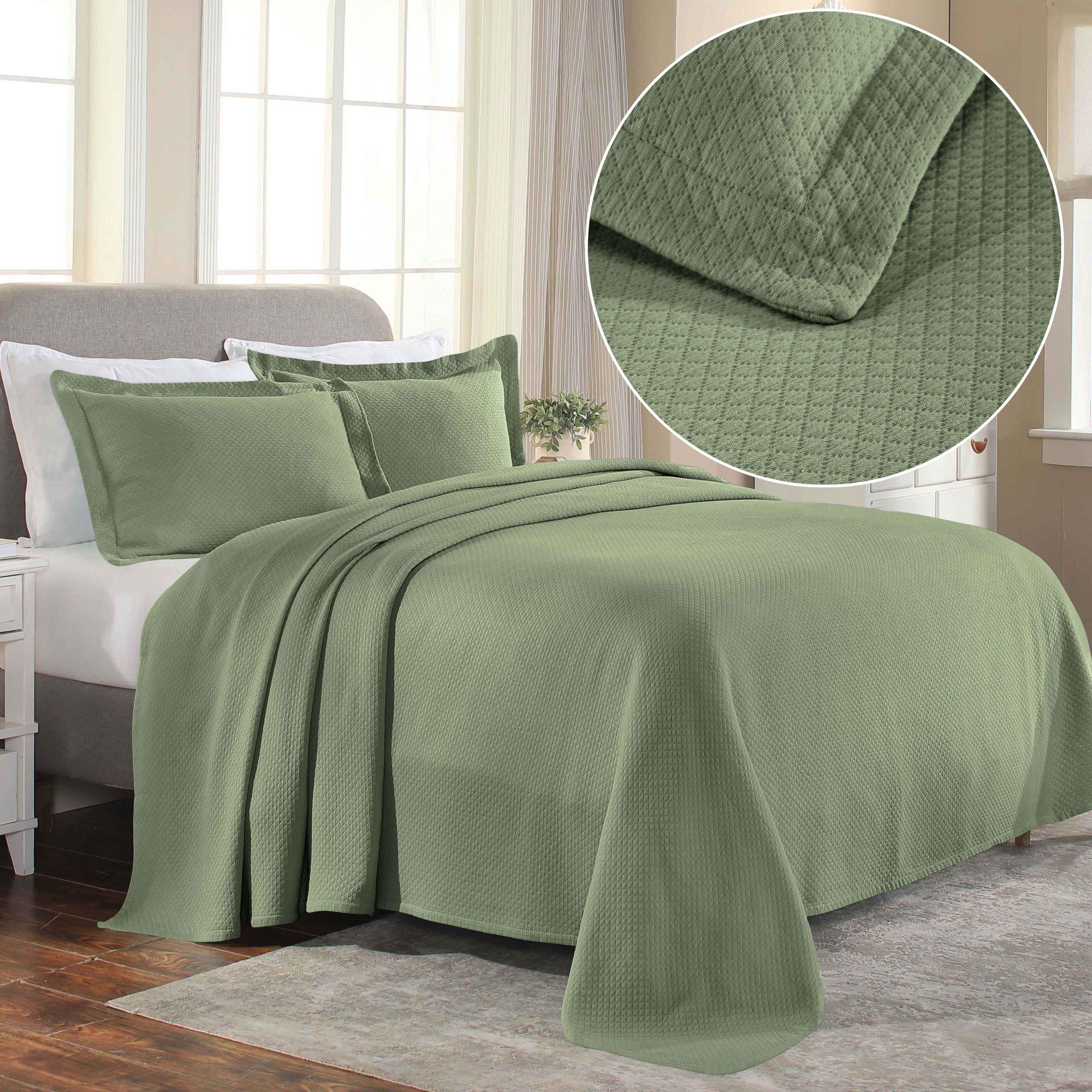 Solitaire Jacquard Matelassé Cotton Diamond Solitaire Bedspread Set - Bedspread by Superior