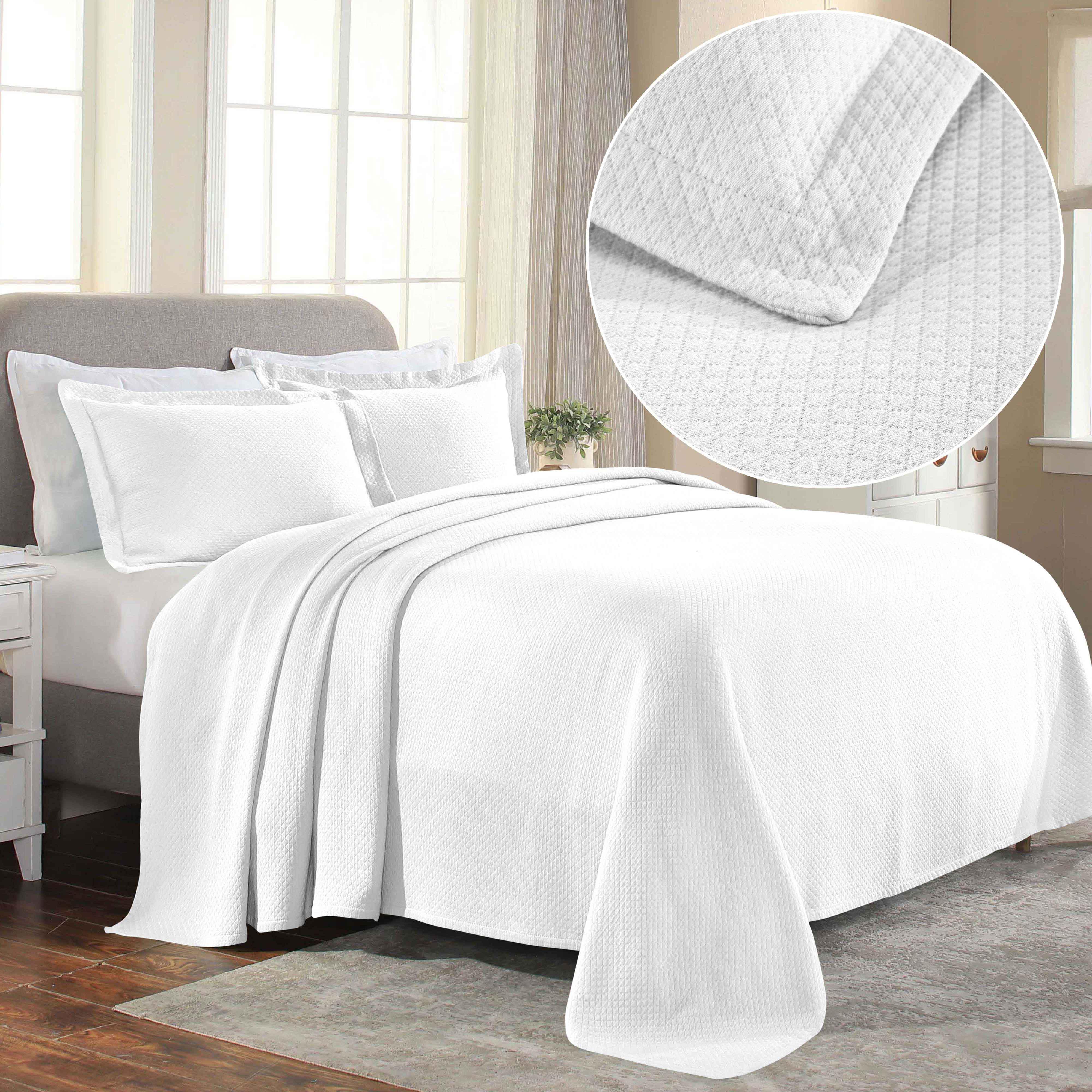 Solitaire Jacquard Matelassé Cotton Diamond Solitaire Bedspread Set - Bedspread by Superior