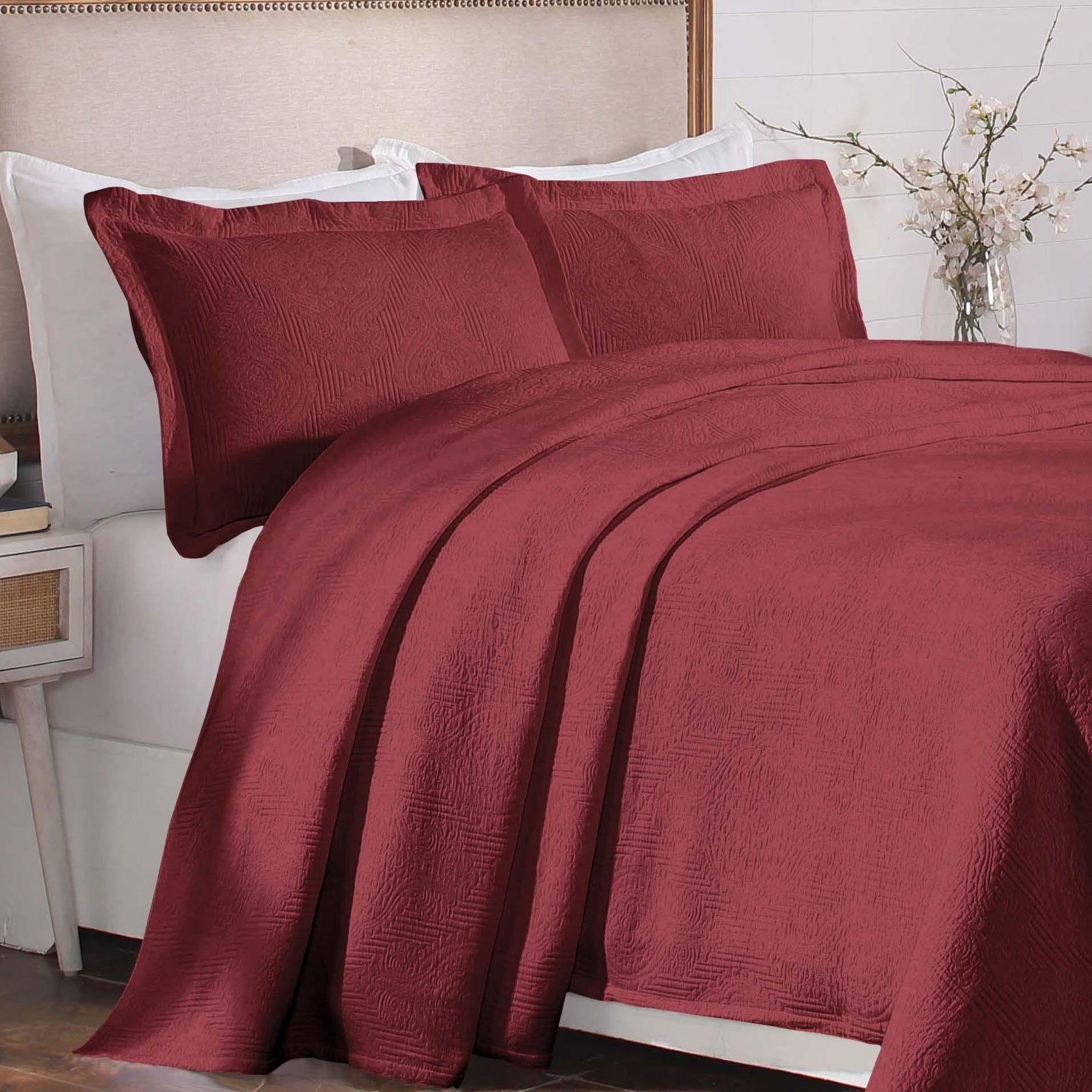 Victory Cotton Matelasse Scrolling Medallion Airy Bedspread Set - Bedspread by Superior